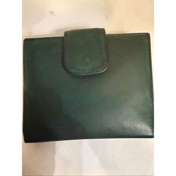 Mundi Women's Leather Bi-fold Multiple Card Slots Wallet Green OS NWOT - Picture 7 of 8